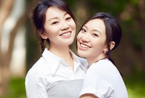 闫妮的个人资料（邹伟娶妻生子闫妮至今未婚）