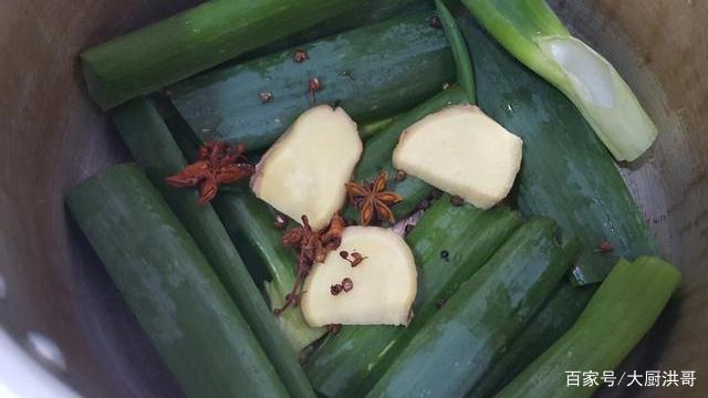 骨酥鱼的正确做法，香料配方及制作流程全在此，步骤并不复杂